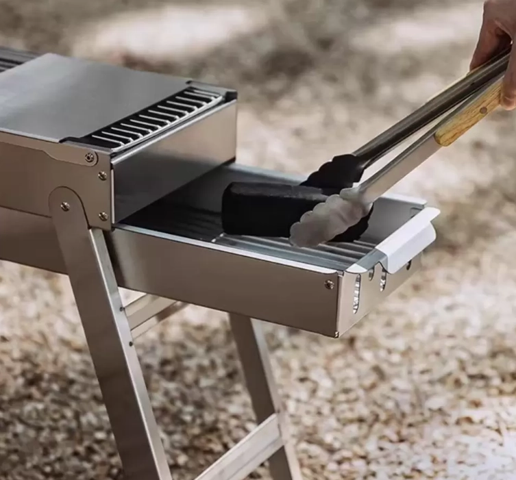 شوايات فحم قابلة للطي بإطار بسيط شوايات فحم قابلة للطي بإطار بسيط