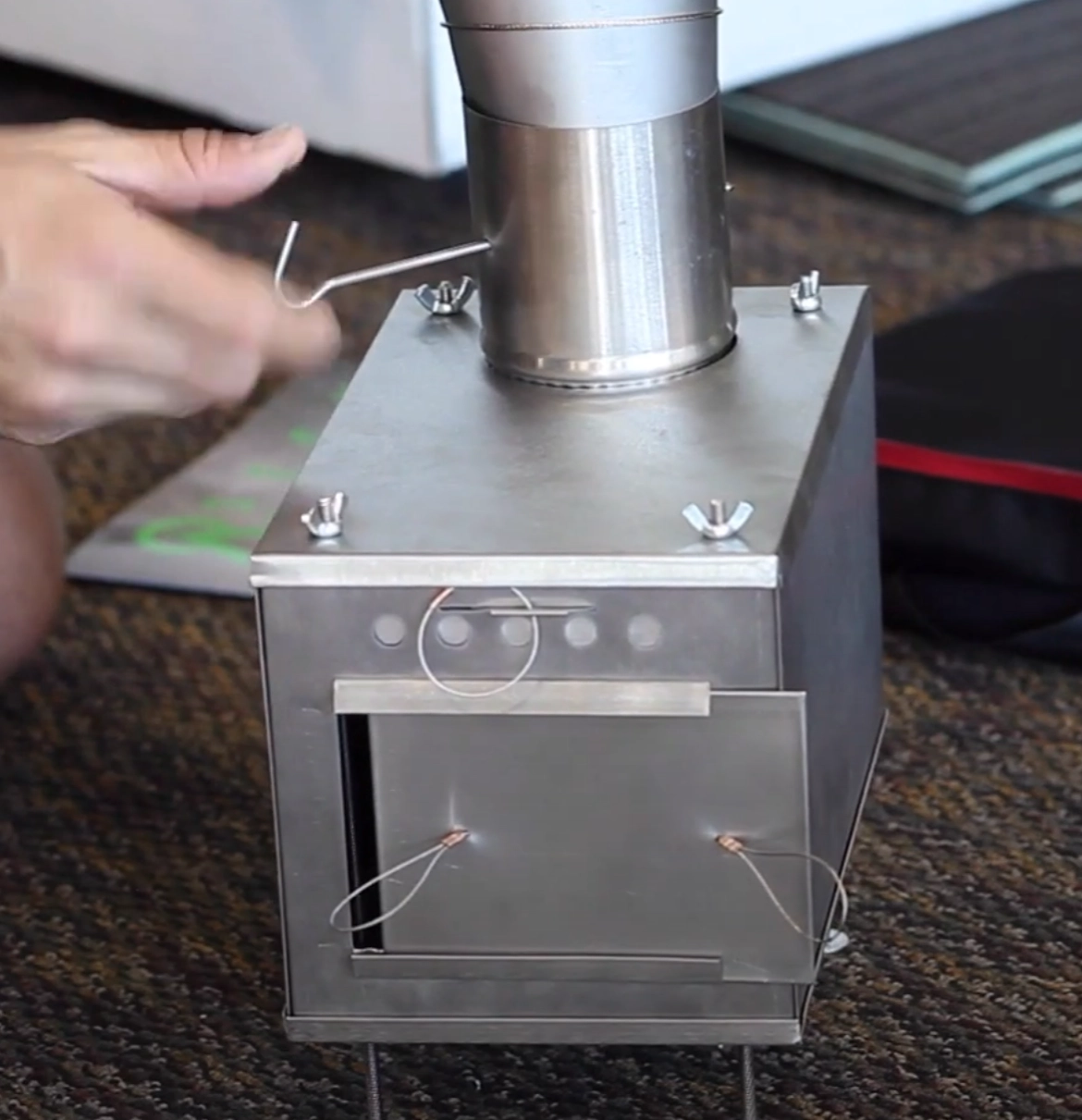 أفضل مواقد الخيام للتخييم في الطقس البارد 2025